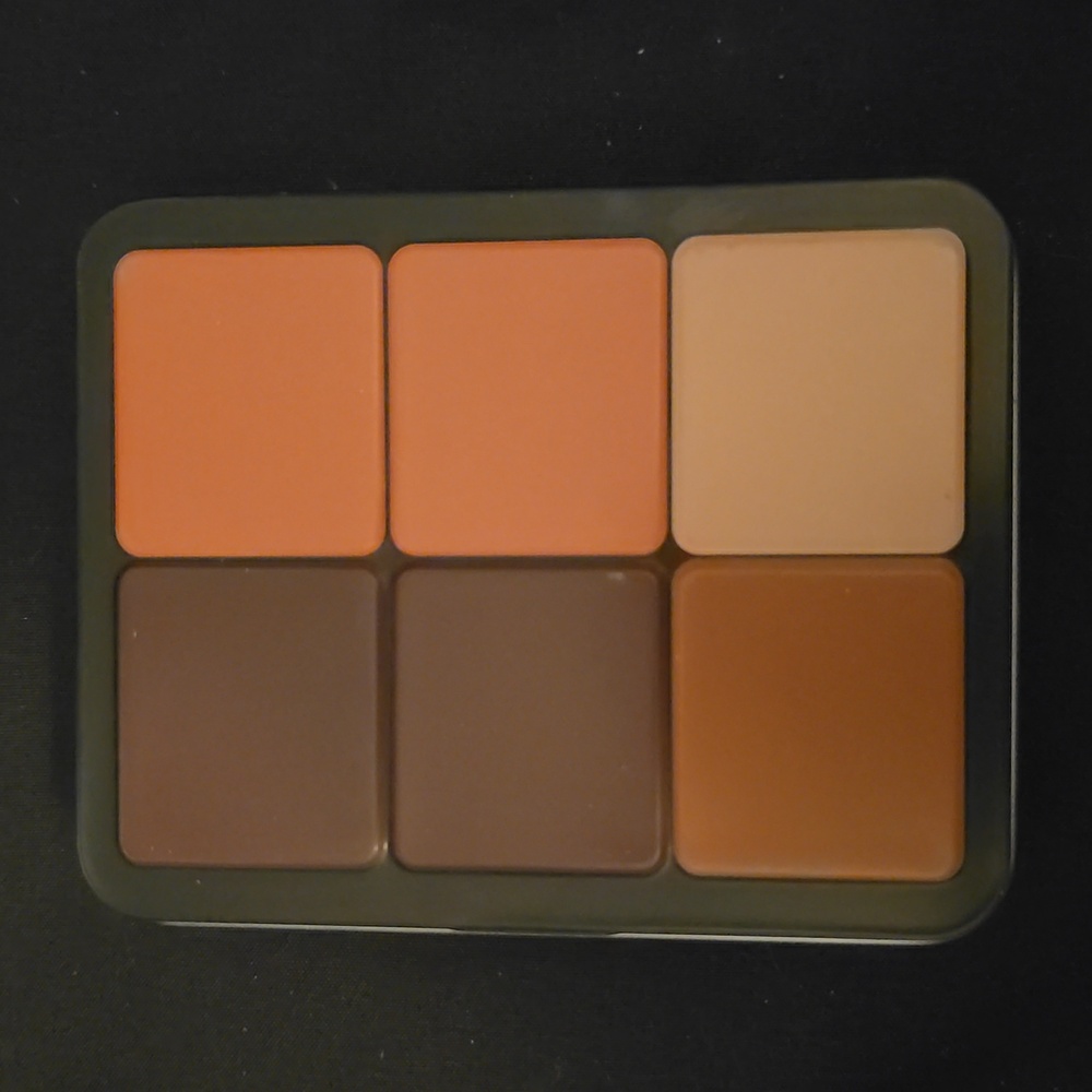 Multi Colored Concealer - Picture 2 of 4